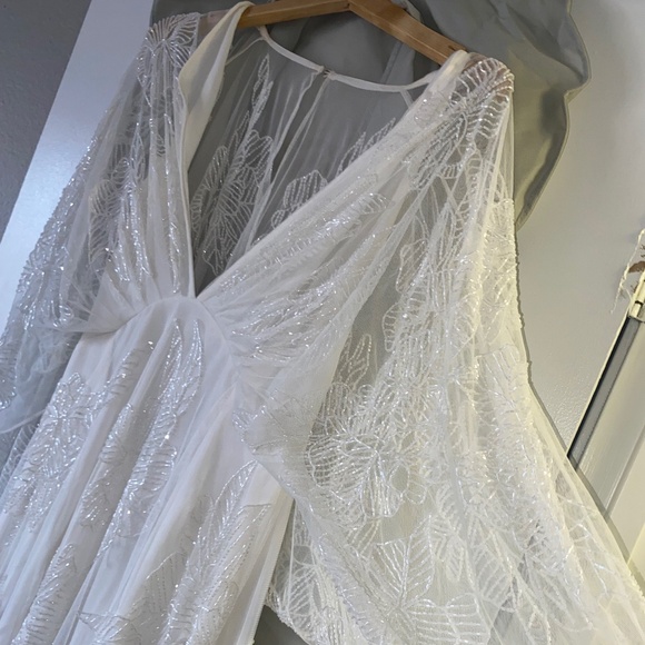 ASOS EDITION kimono sleeve wedding dress with floral embellishment - Picture 6 of 10